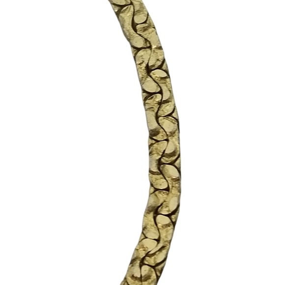 NAKAGAWA CORP. VINTAGE MATTE GOLDTONE NUGGET TEXTURE C-LINK CHAIN NECKLACE - Picture 4 of 5